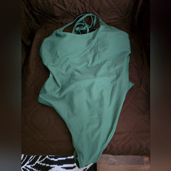 Cupshe Green Swimsuit - Picture 1 of 5